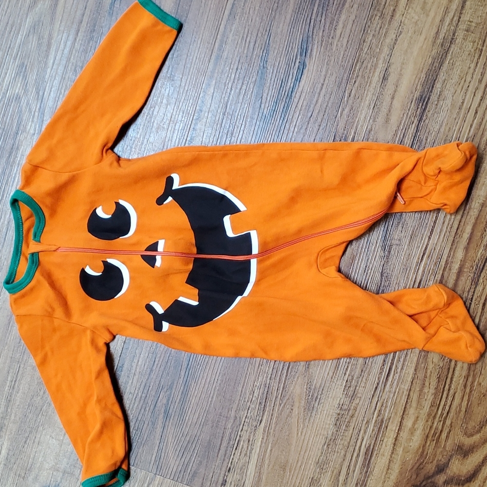 Pumpkin sleeper